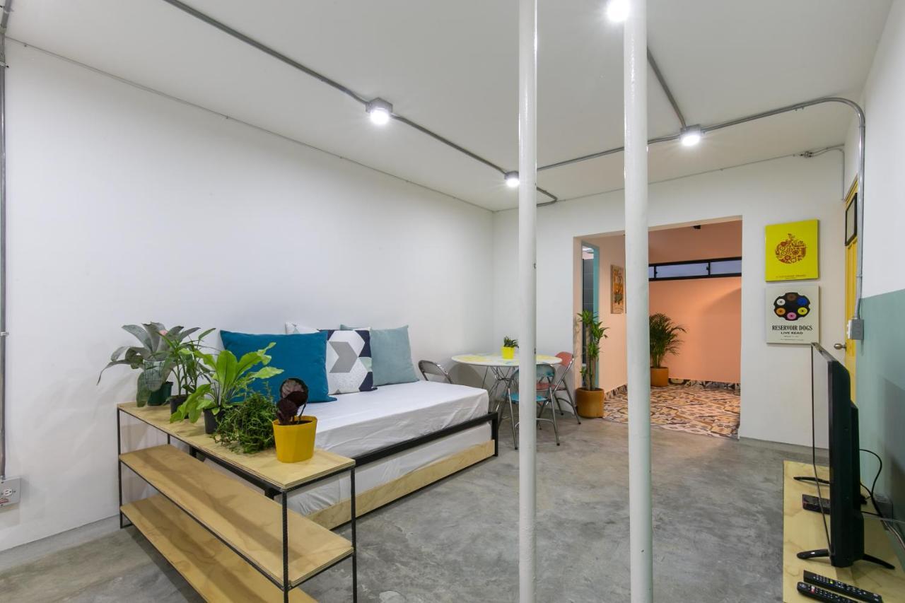 דירות מדיין Casa Manila Calle 12 מראה חיצוני תמונה