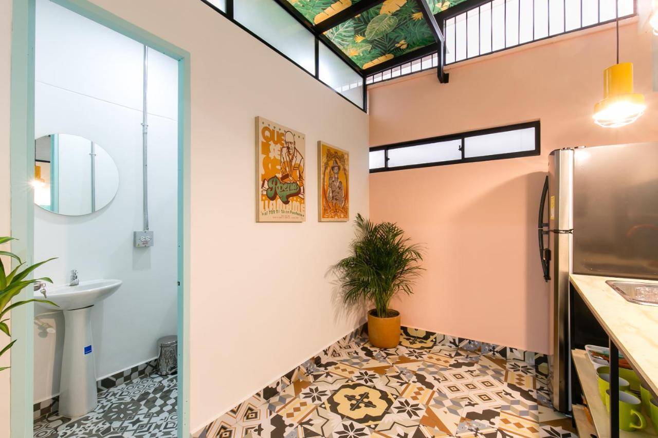 דירות מדיין Casa Manila Calle 12 מראה חיצוני תמונה